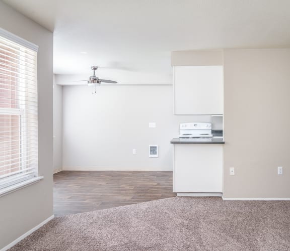 The Crossings Apartments in Clackamas, OR